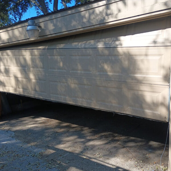 garage-door-repair-when-door-is-off-track